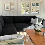 Bright And Charming Summer House Near Hébergement de vacances Løkken