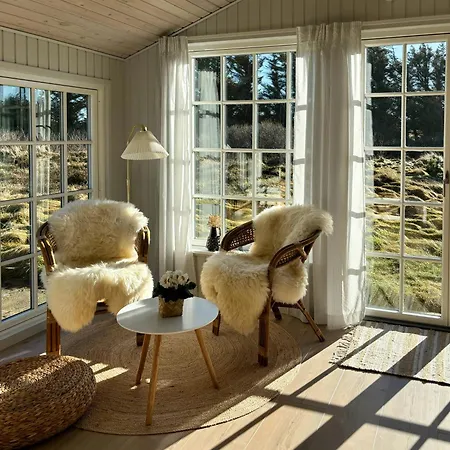 Bright And Charming Summer House Near Дом отдыха