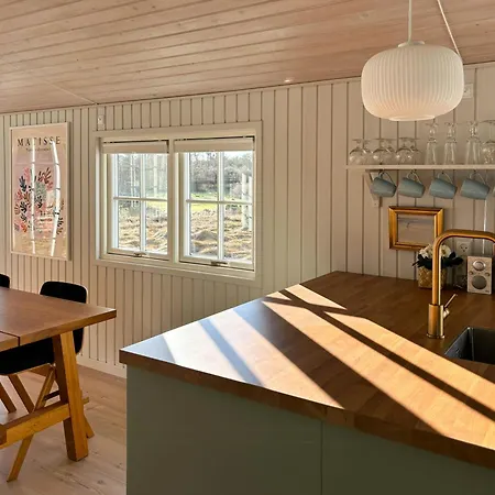Bright And Charming Summer House Near *